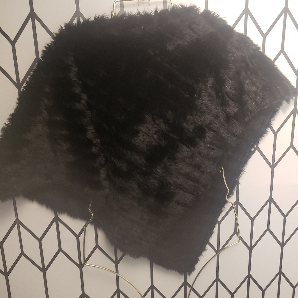 Fur Poncho - Picture 8 of 14